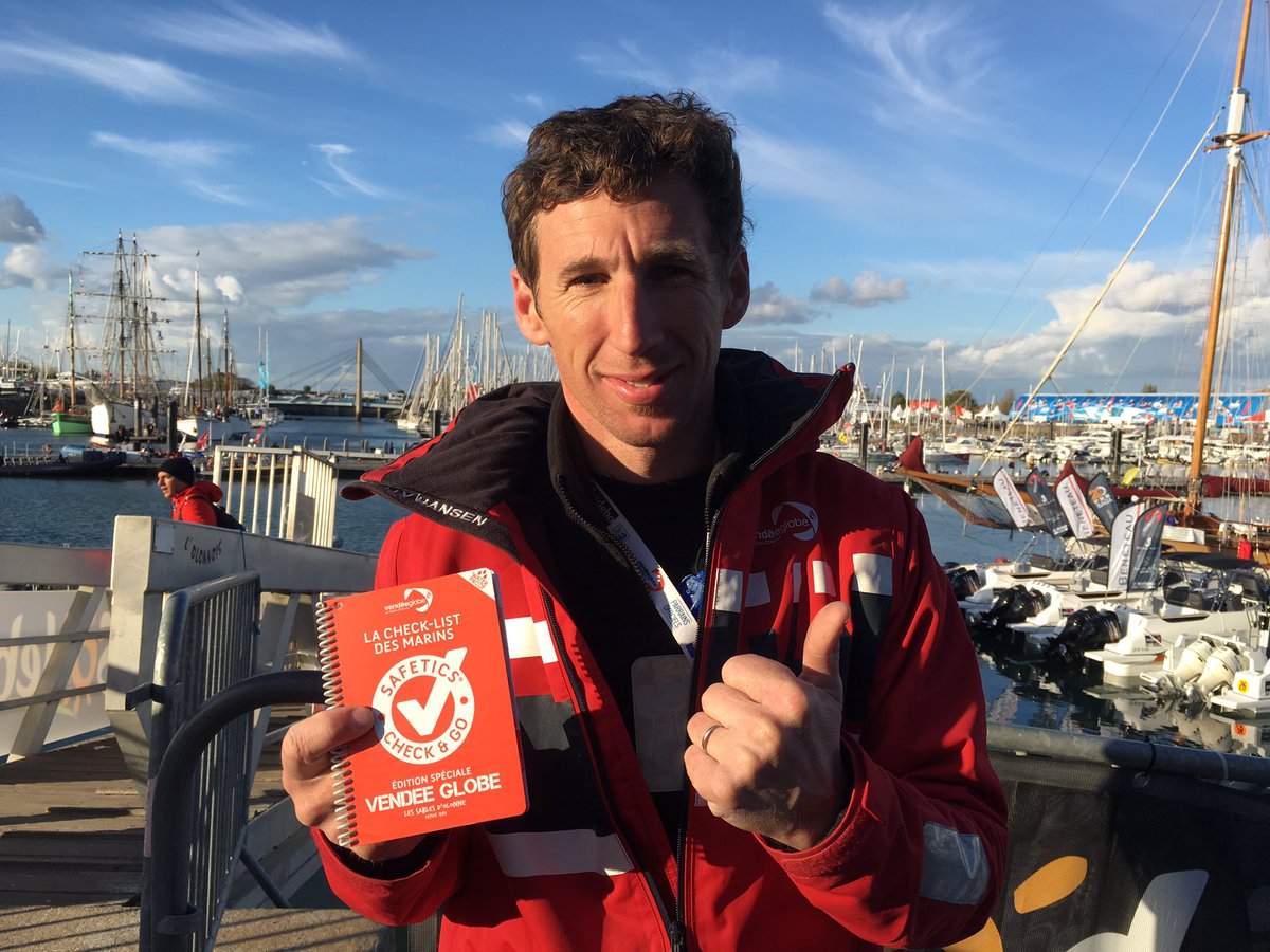 Safetics's tweet photo. Merci!! @VendeeGlobe #saem @DepVendee pour votre accueil @lessables de @Safetics édition spéciale #VG2016 #guidesecurite #waterproof 🌊💦👍🏻☀️ https://t.co/ByclfFTbKl