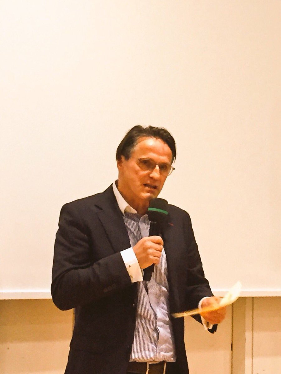 StefanHi1992's tweet photo. KSC-Legende Edgar "Euroeddy" Schmitt als Speaker beim #failtalk der @EnBW! Sehr inspirierend. #digitallife #enbw #InnoCampusKa #daimler #ksc https://t.co/Urxm3aNv7b