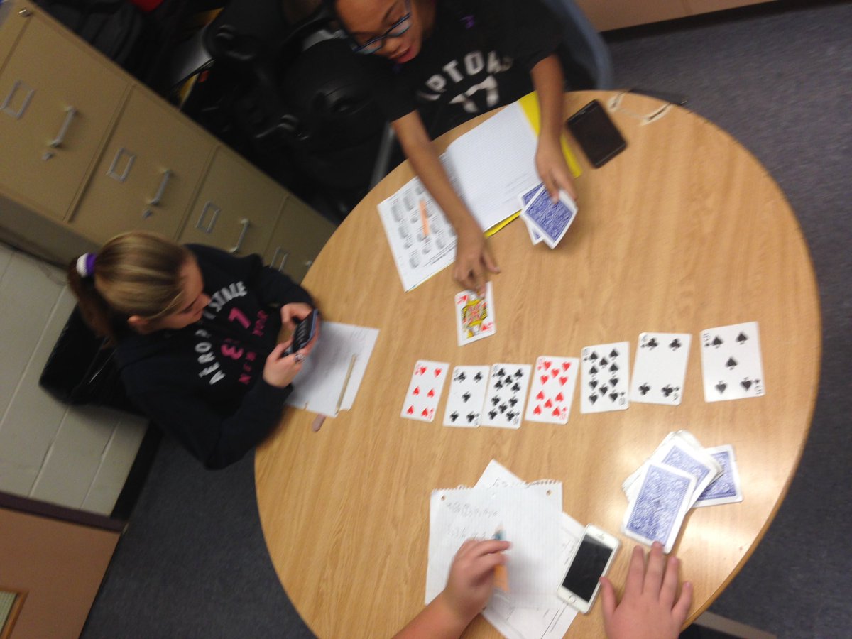 MrOdette's tweet photo. Using decks of cards to generate random sets of data and then calculating Measures of Central Tendancy @WCLittleES @SCDSB_Schools #mathcards https://t.co/jfc3hrjvmp