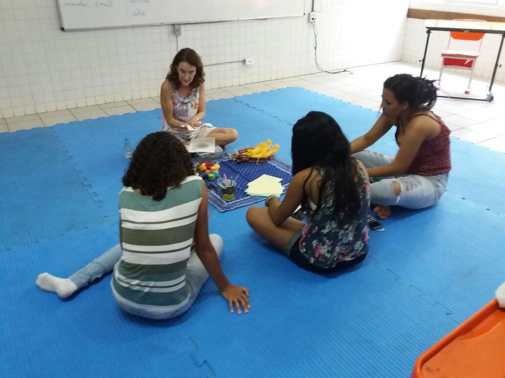 SemacDepre's tweet photo. Fotos da oficina "bordando o movimento", que aconteceu ontem na ocupação! #ocupatudo #ocupaif #ifresiste https://t.co/074T4gPuji