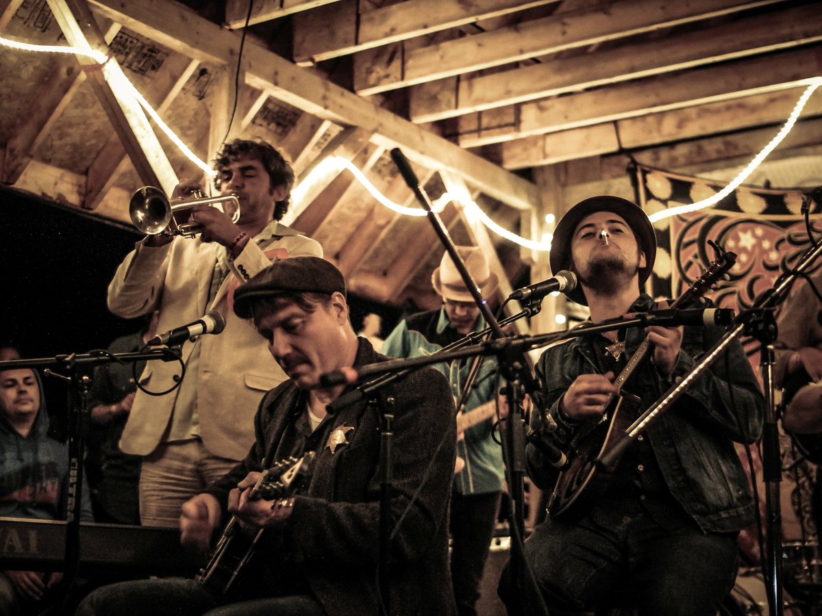 Coming up this week@HughsRoom <a href="/SlvrHrts/">The Silver Hearts</a> @JeffreyFoucault <a href="/folkawards/">Canadian Folk Music Awards</a> <a href="/eshepherdmusic/">Elizabeth Shepherd</a> <a href="/jaronfreemanfox/">Jaron Freeman-Fox</a> 
<a href="/kevinfoxcello/">KEVIN FOX</a> !! Tx 416-531-6604