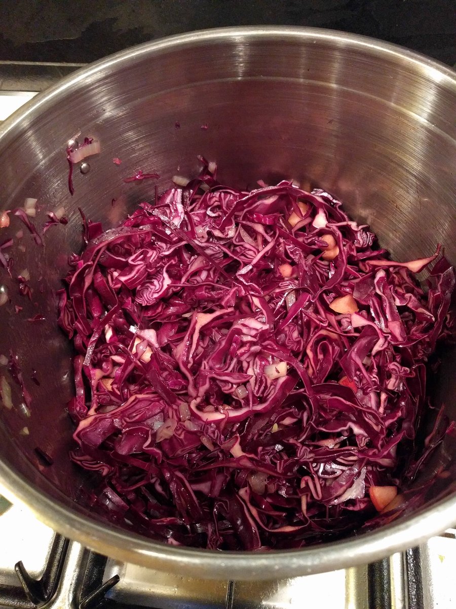 dnlkntt's tweet image. And here the Rotkohl 😎 next Semmelknödel #XING // cc @xingdevs @XING_Career #AndroidTeam