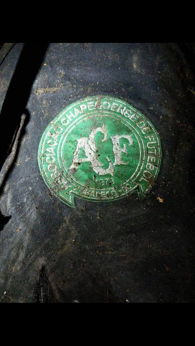 ximenitagoga's tweet photo. Dios mío que dolor,que Dios fortalezca a sus familias #EstamosConChapecoense https://t.co/wfTQlnpBSj