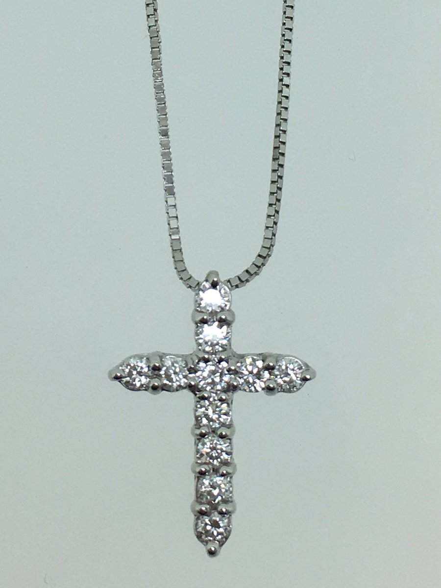 HPJwatches's tweet photo. For sale 18ct White gold diamond cross for sale £1295 @bradleyhands @gemmahands https://t.co/ST9SH3OxuX