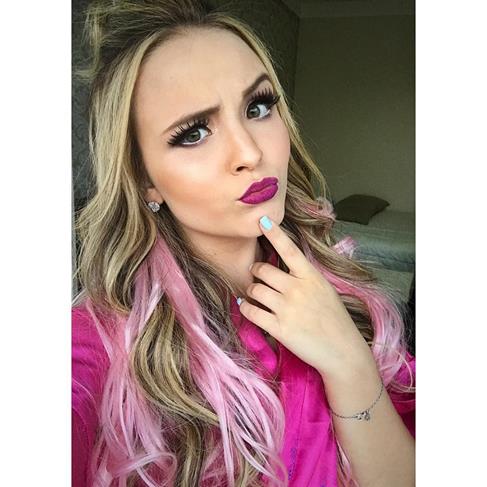 Isabela (@isabelajueiraof) on Twitter photo 