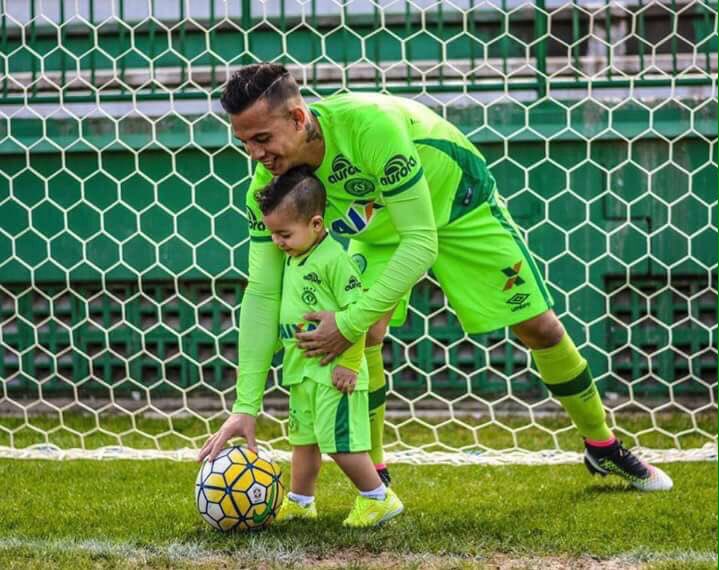 e se aquela bola tivesse entrado? #ForçaChape