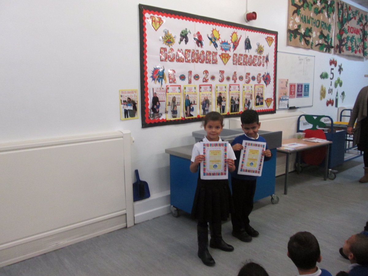 BoothroydAcad's tweet image. Key stage one good looking book awards #prideinwork