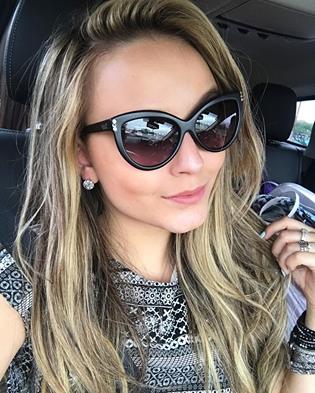 Isabela (@isabelajueiraof) on Twitter photo 