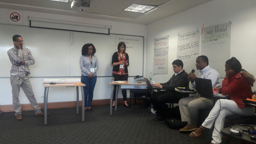 ManosVisibles's tweet photo. #EICLab2016 #InnovaciónComunitaria
La introducción se basa en la colaboración como estrategia regional. @MITCoLab https://t.co/TH23qwttnX