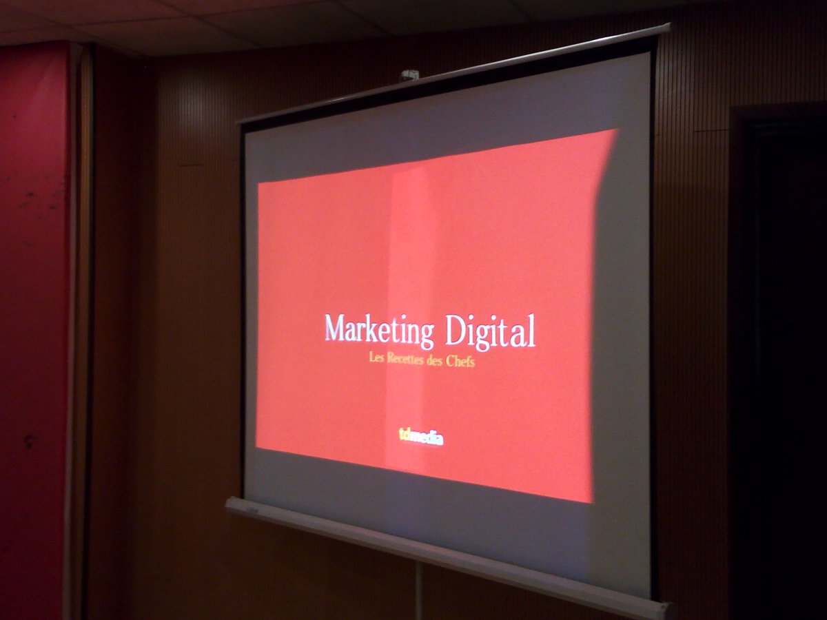 MAEKPRDigital's tweet photo. "@aboukam: Le mobile #marketing #Digital à  de beaux jour devant lui en #Afrique #AWF2016 #civ #civtech https://t.co/hk7IK39KS9"
