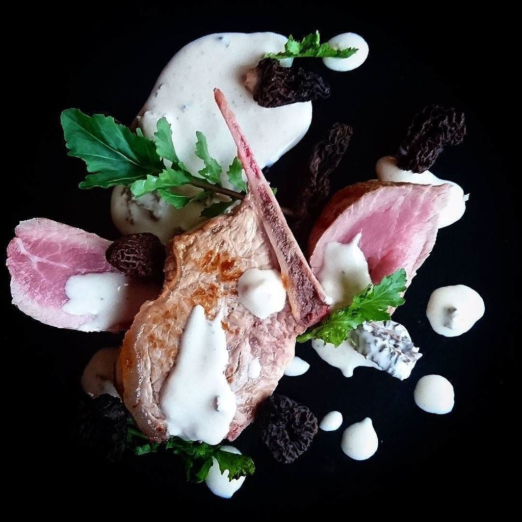 Bistronomique's tweet photo. Côtelette et grenadin de veau, roquette de caractère, crème de morilles.... #morille #veau #roquette #grenadin - #T… https://t.co/rnEvmYB2iU