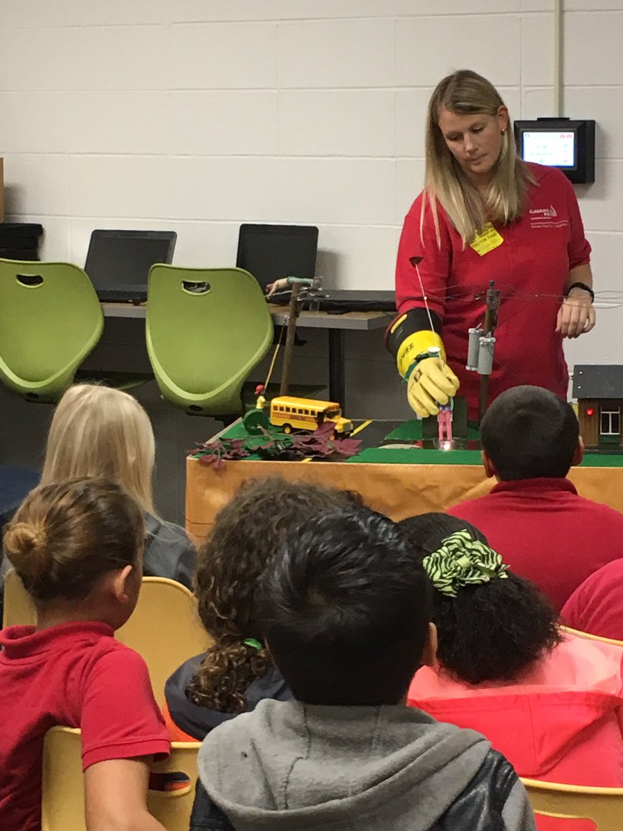 4thDixon's tweet photo. 4th grade loves when Safety-O-Polis comes to visit! #ALpower #electricitysafety https://t.co/G67QNpJvib