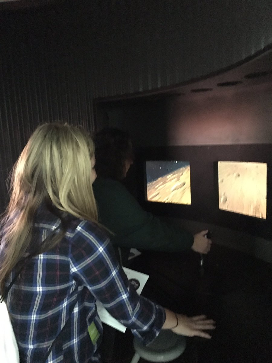 5thGrMaercker's tweet photo. Learning about Earth's Place in Space &amp; Gravity! #D60Learns #adlerplanetarium https://t.co/pefpzlIgXq
