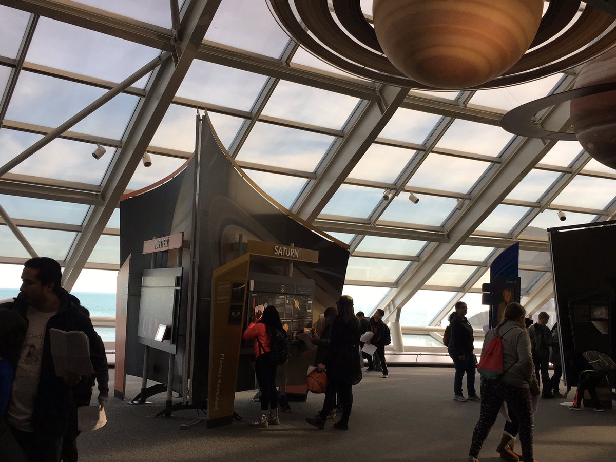 5thGrMaercker's tweet photo. Learning about Earth's Place in Space &amp; Gravity! #D60Learns #adlerplanetarium https://t.co/pefpzlIgXq