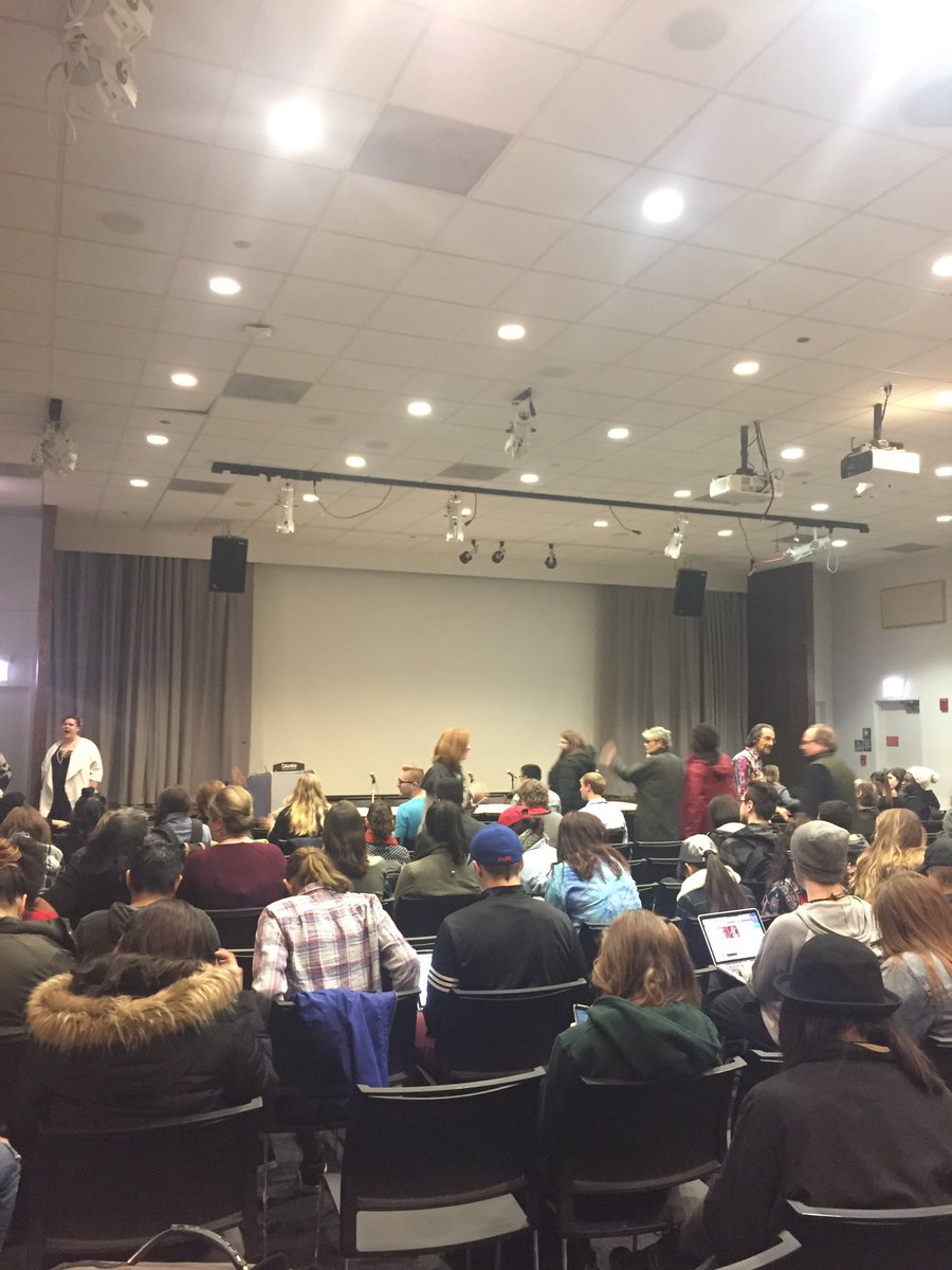 m_pavlovcak's tweet photo. We made it - the audience is almost packed and the panel is almost ready to start 😁 #profspin https://t.co/GwTHijrrwv