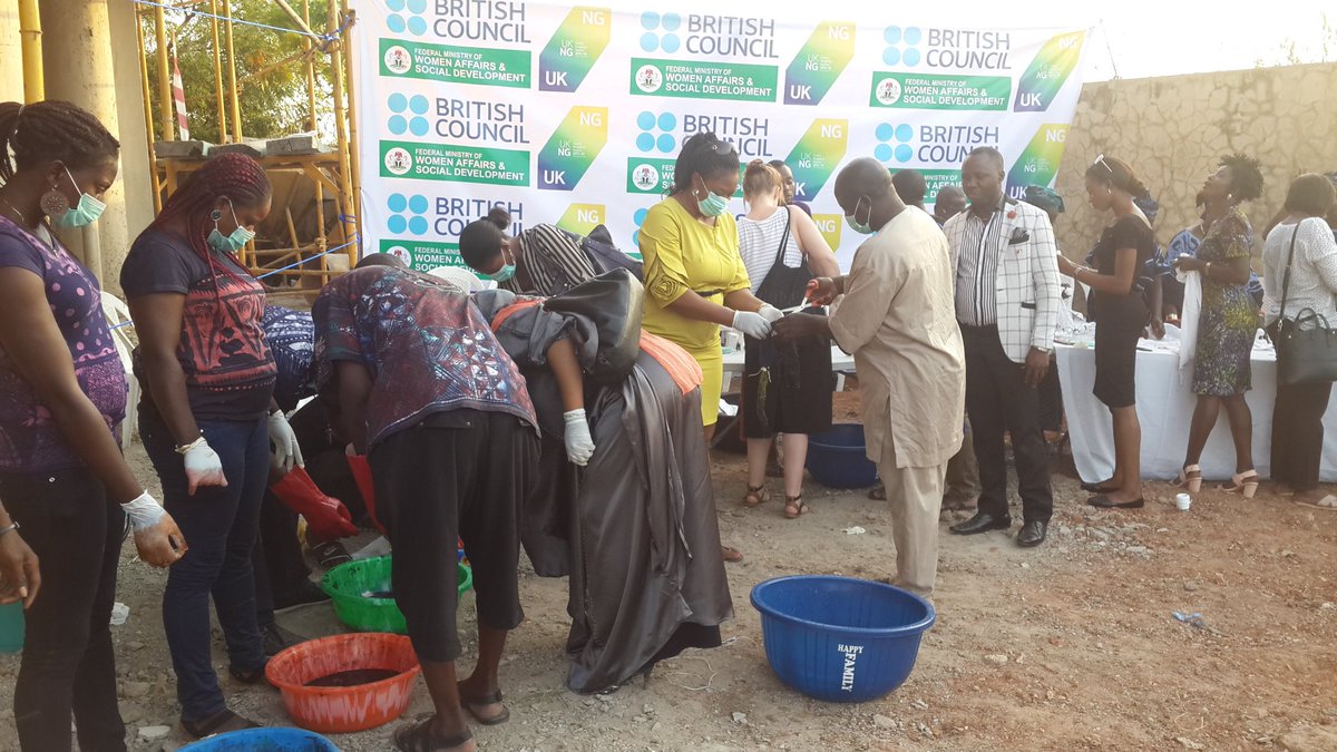 ngBritishArts's tweet photo. Happening now! Tie and dye illustrations taking place along the margins of the launch of #UKNGGoWomanGo #UKNG. Wouldn't you rather be here? https://t.co/En70mUp0Xv