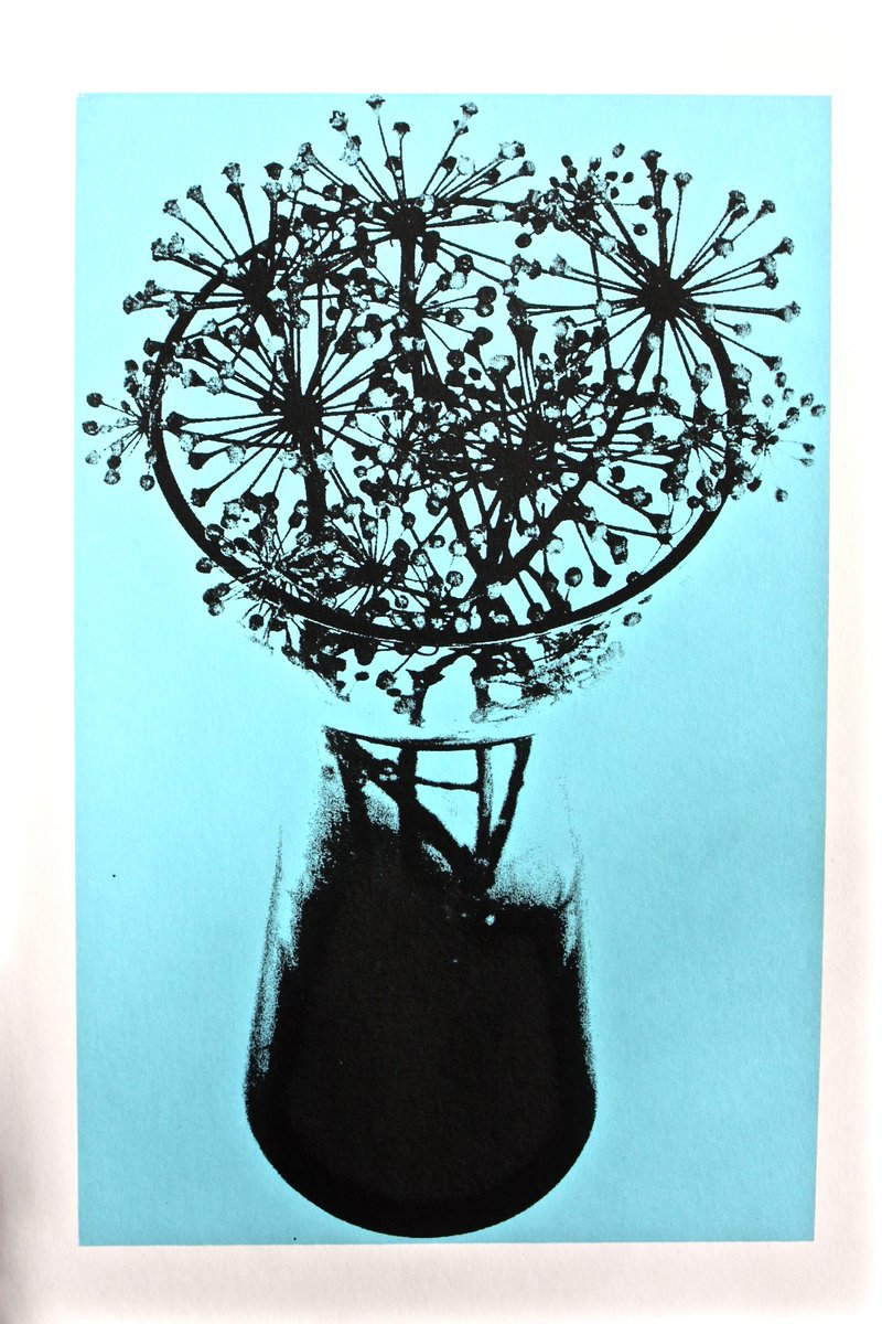 AVPrints's tweet image. My 20th Century Vase prints &amp;amp; Christmas cards will be for sale @HotBedPress this Friday and Saturday #screenprint #print #underthebedsale