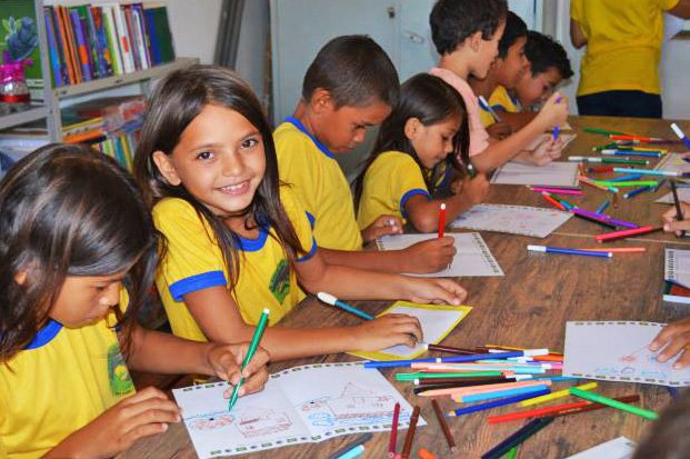 ActionAidBrasil's tweet photo. Neste #diadedoar você pode nos ajudar a transformar o mundo em um lugar menos desigual. Seja um doador e mude vidas! https://t.co/cXEKpWTZH0 https://t.co/exCwrX0wbW