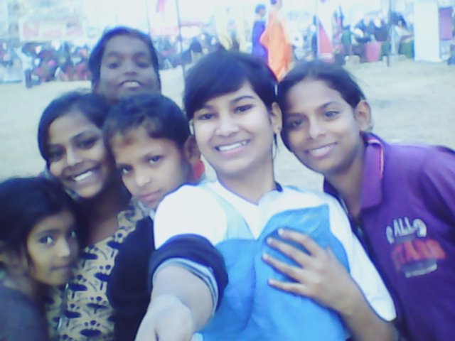 ArtiSahu_'s tweet photo. Did you know your hug can save lives? Spread the Hug Spread the Love #HugOfLife #KMCJadooKiJhappi @mdupnhm #nhmutsav @Community_Lab https://t.co/1IdlQHNoD9