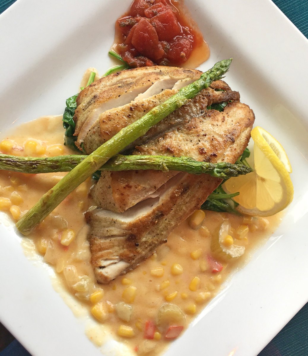 CajunsLR's tweet image. Take a Holiday food break with us! Enjoy grilled Mahi Mahi served on a bed of wilted spinach &amp;amp; corn moux choux! #deliciousoptions #fresh