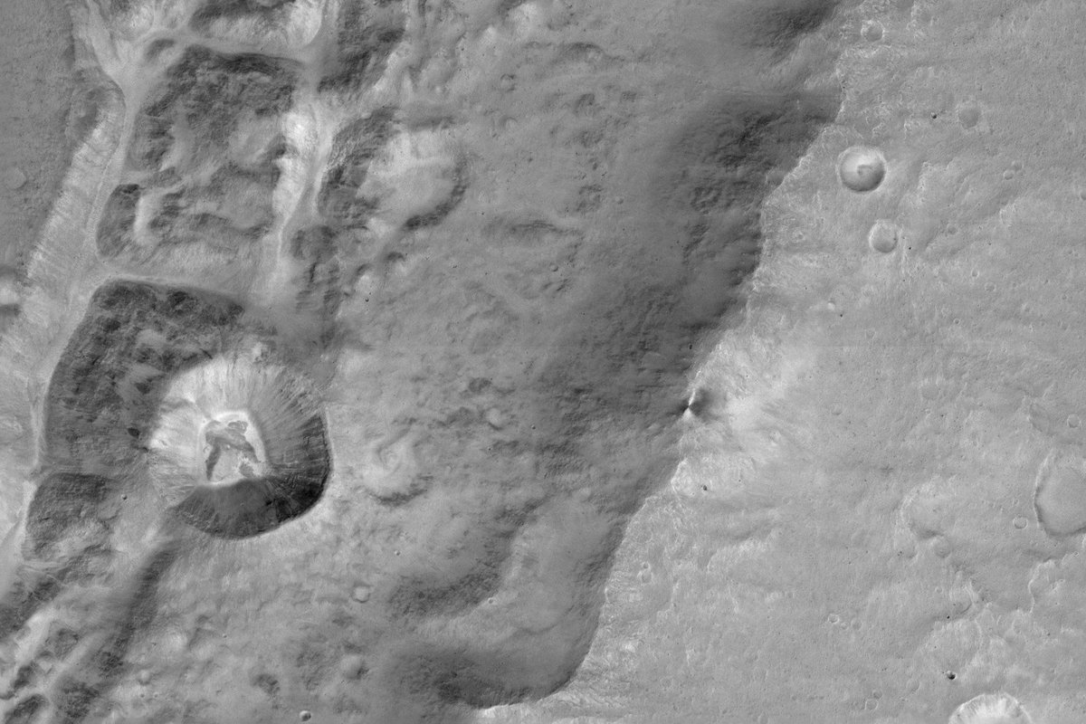 fcain's tweet photo. 'Spectacular' First Images and Data Released from ExoMars Orbiter @Nancy_A https://t.co/PS9MpzQuhC https://t.co/qqTwgX033v