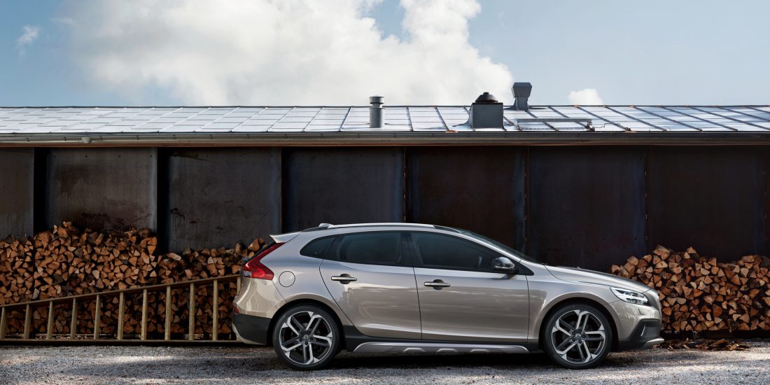 Surauto_Volvo's tweet photo. Ven a @Surauto_Volvo antes del 31 de diciembre y aprovecha nuestras promociones. https://t.co/AkppStVefA
#VolvoV40 #volvo #ofertas #Surauto https://t.co/fqOEaJkhaX