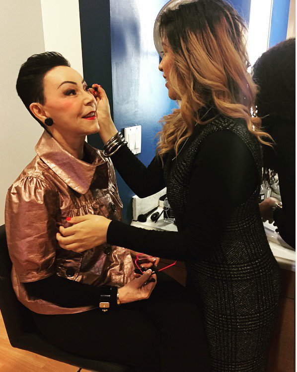 janlhargrave's tweet photo. It's always fun getting dolled up! Thanks to Jocelyn Salazar for the touch up! #bodylanguage #bodyexpert #speaker #author https://t.co/pjpQ0gniXI