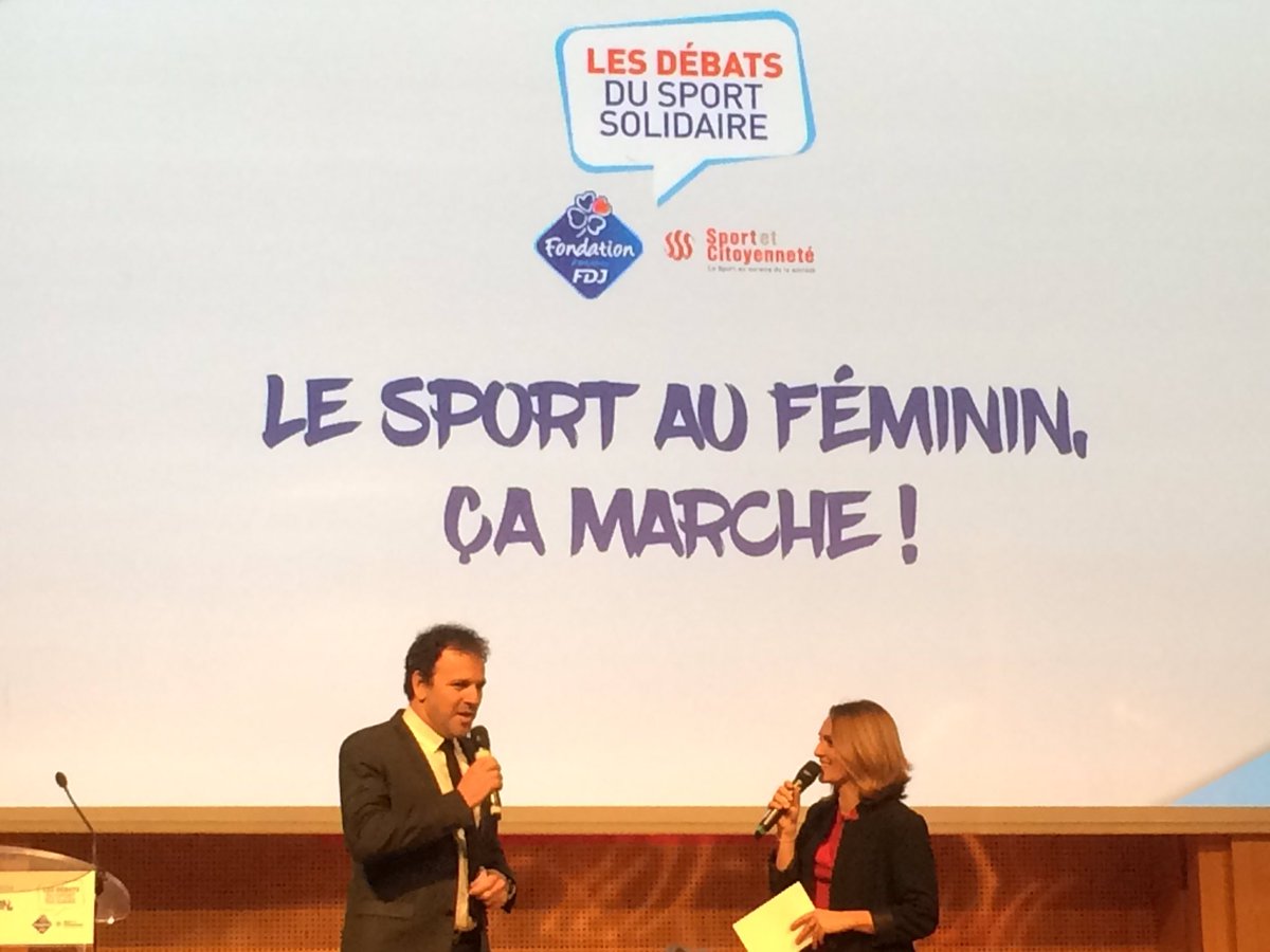 Salle comble à <a href="/sciencespo/">Sciences Po</a> pour parler du Sport au Féminin. Bien sur que çà marche, mais ça doit accélérer ! #d2s