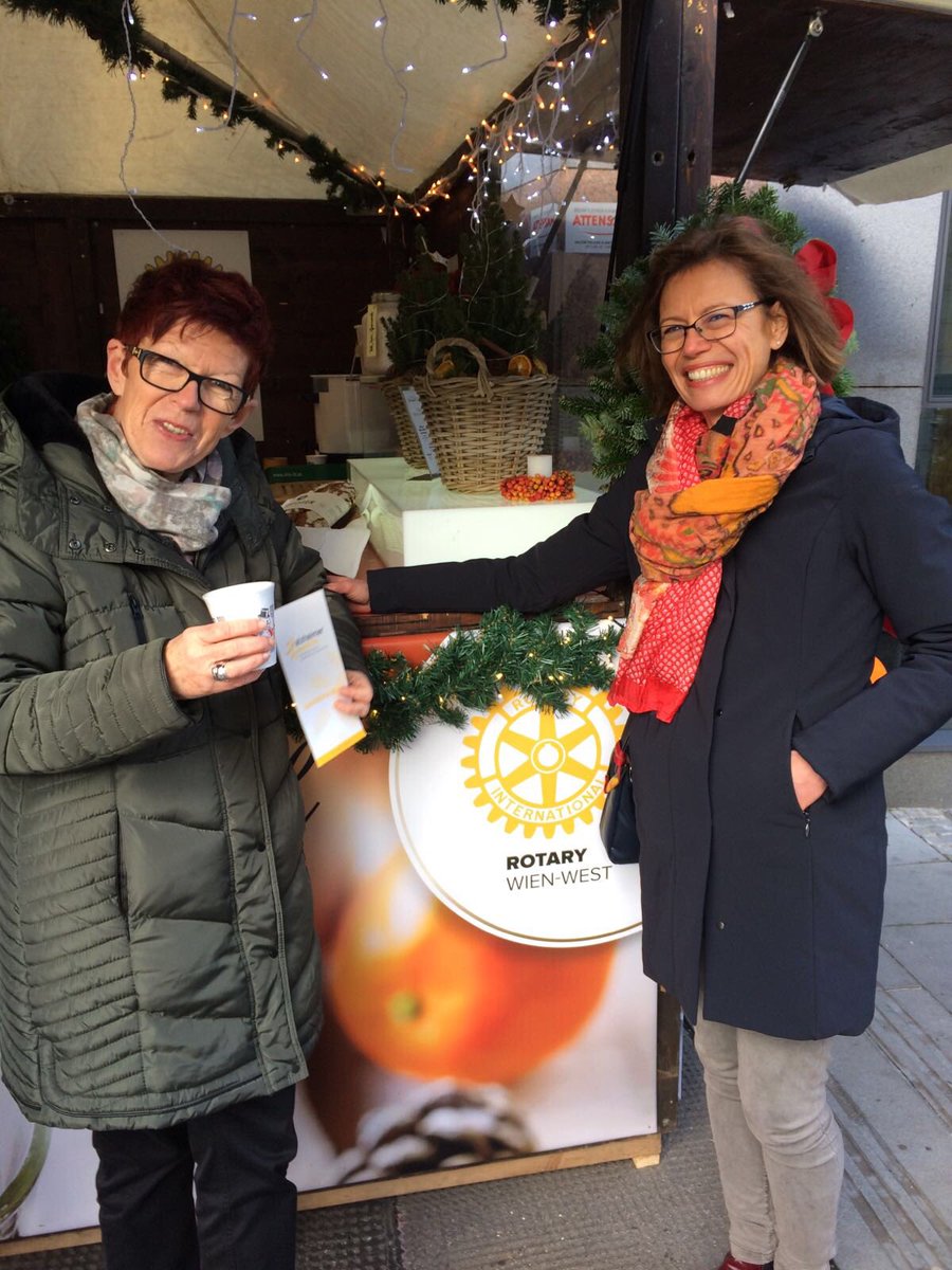 alzheimAT's tweet photo. Danke: #Rotary Stand am Hohen Markt spendet Erlös an @alzheimAT https://t.co/eoYBQeyHAg