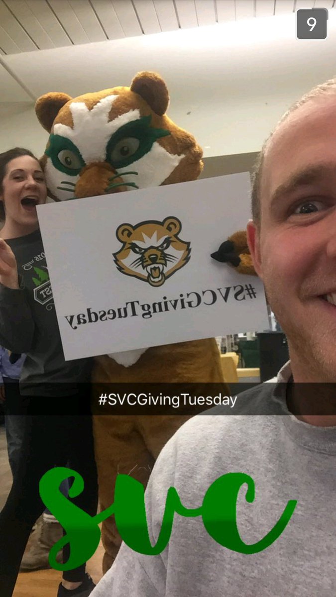 SVCstudents1's tweet photo. A Bearcat #UNselfie for #GivingTuesday https://t.co/Ui2Z2M21p6
