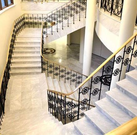 WorldBuild365's tweet photo. Stunning #Marble Internal #Staircases from #Vemat > https://t.co/BasavyGjTd #GreekMarble #WorldBuild365 #WB365 #MarbleStairs #Stairs https://t.co/BnvrHcIKpZ