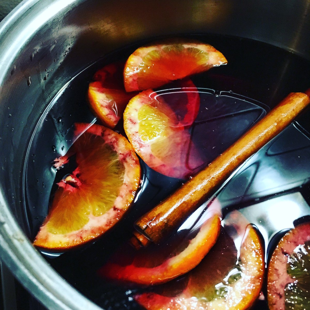 bwroath's tweet photo. Mulled wine is warming nicely while we wait for the girls #styleswap2 #businesswomen #festive #hygge #shoplocal #lovepenarth #collaborations https://t.co/oU3GMILrm5