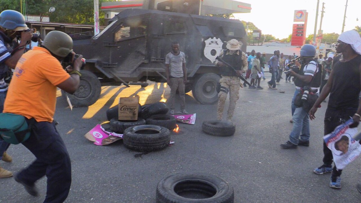 chantalmelie's tweet photo. A #Delmas60! Vu sa grande popularité, @moisejovenel devrait y faire un tour & célébrer sa victoire écrasante aux élections... #Haïti https://t.co/qCInaurZyK