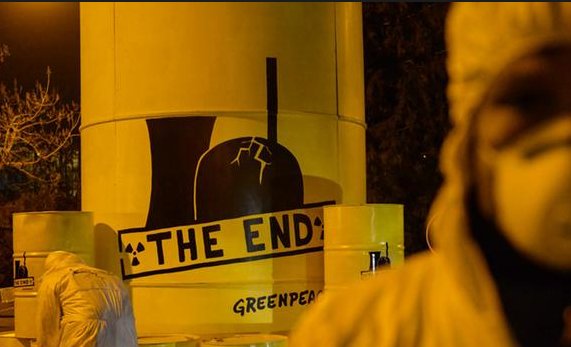 NoNewNukes's tweet photo. French #nuclearpower in 'worst situation ever' says former EDF director https://t.co/5yIbaZmaYt #nuclearenergy #nuclear #gosolar #renewables https://t.co/ioemkghiV3