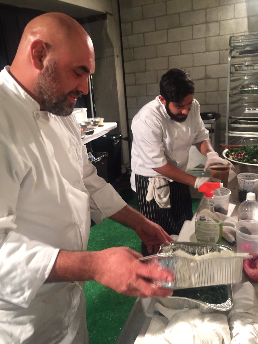 thebuddhabreath's tweet photo. We can make a kitchen work ANYWHERE! Where's your next event? #lacatering #hollywoodchristmasparade #authorsservices #cateringla #lachefs https://t.co/JobGbNhRii