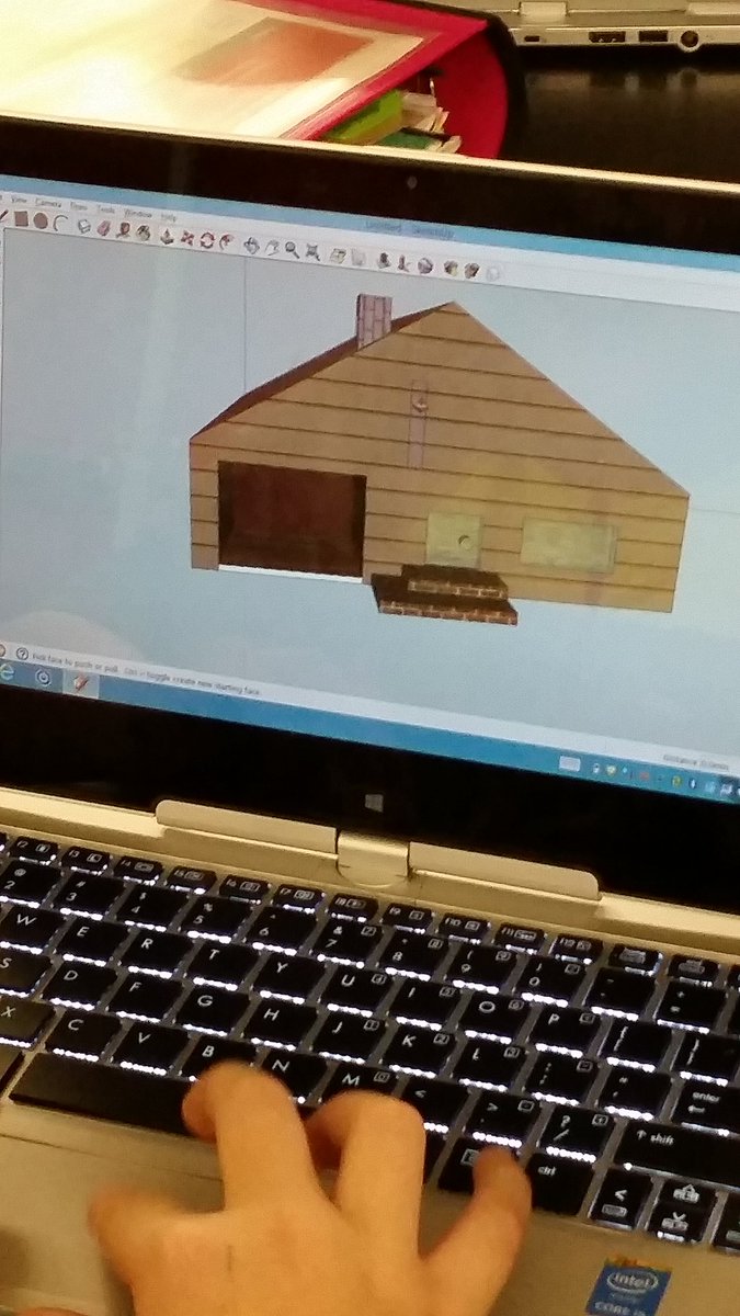 msklann's tweet photo. 6th graders checking out Google sketchup! They love it!! @MRMSlions https://t.co/7MHHdRIe6W