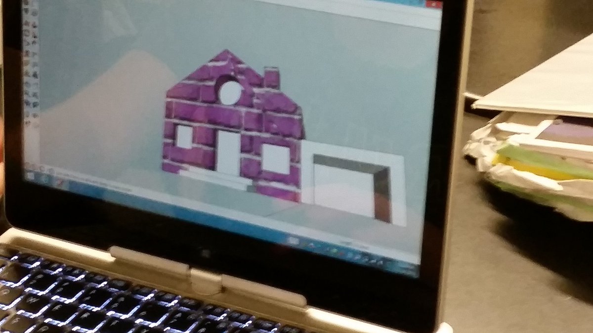 msklann's tweet photo. 6th graders checking out Google sketchup.  They love it! https://t.co/BrwJlBMwSo