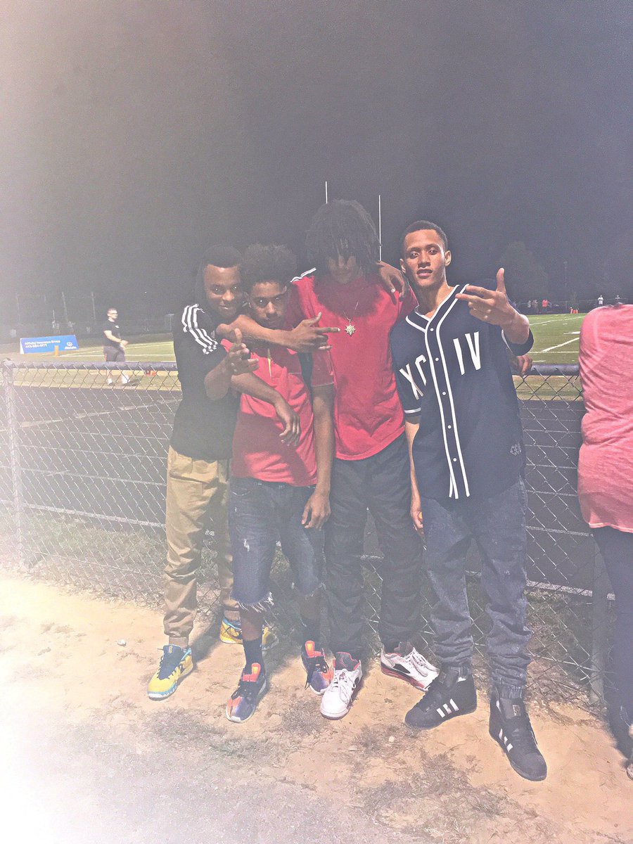 Diggoo__RG's tweet photo. Free my bro man 💯😑 #freeflyguy https://t.co/SKFC5EgDSi