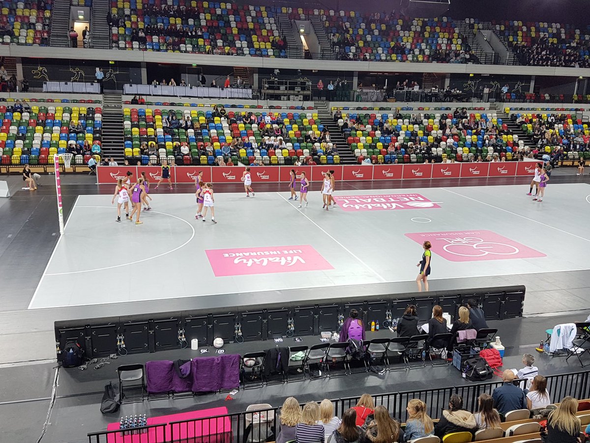 SiNainby's tweet photo. Rugby coaches who use Netball in warm ups should come & see the real thing so they can see what it should look like #LighteningQuick https://t.co/fX0PSOtaSG