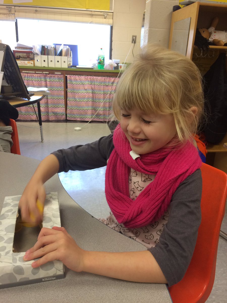 mrsmeiers_class's tweet photo. Finding shapes by feel helps us learn about their attributes. https://t.co/BxYMHr9cwr