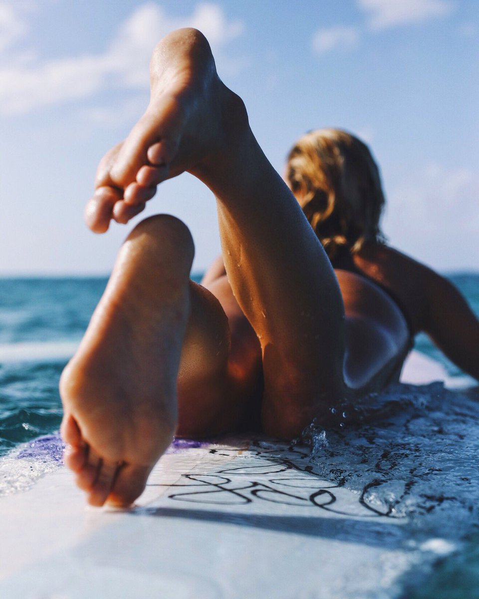 coco_ho's tweet photo. Cross training by cross stepping 👣Lucky to spend some #laydays at home with the crew ❤️:) https://t.co/Y20W3MKybI