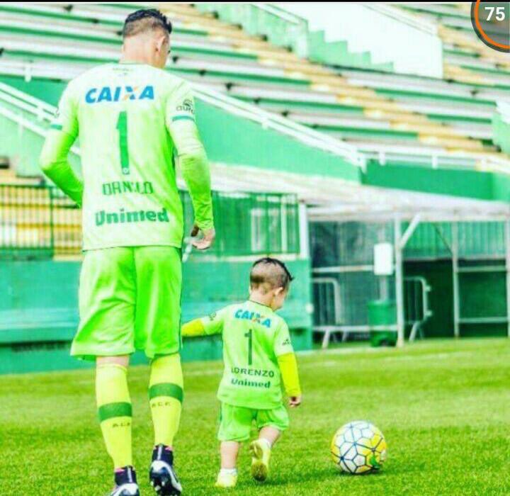 Nowfootball's tweet photo. Danilo, the goalkeeper who sadly lost his life in the plane crash with his son. Heartbreaking. https://t.co/VtlXLE7XSz