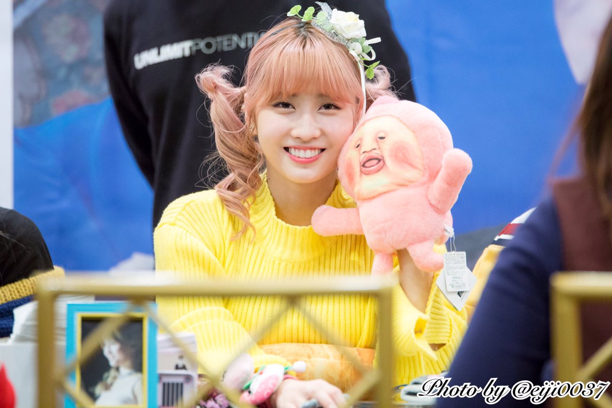 [트와이스] 인형에 빙의되다 못해 얼굴이 바뀐 모모 | 인스티즈