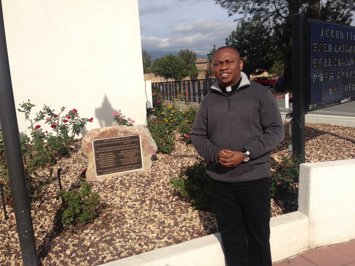 sbdcatholics's tweet photo. Dec. 2nd marks the 1st anniversary of the #sbshooting tragedy. Here is Sacred Heart Parish, Rancho Cucamonga honoring the victims.#sbdiocese https://t.co/fGc89d9w9F