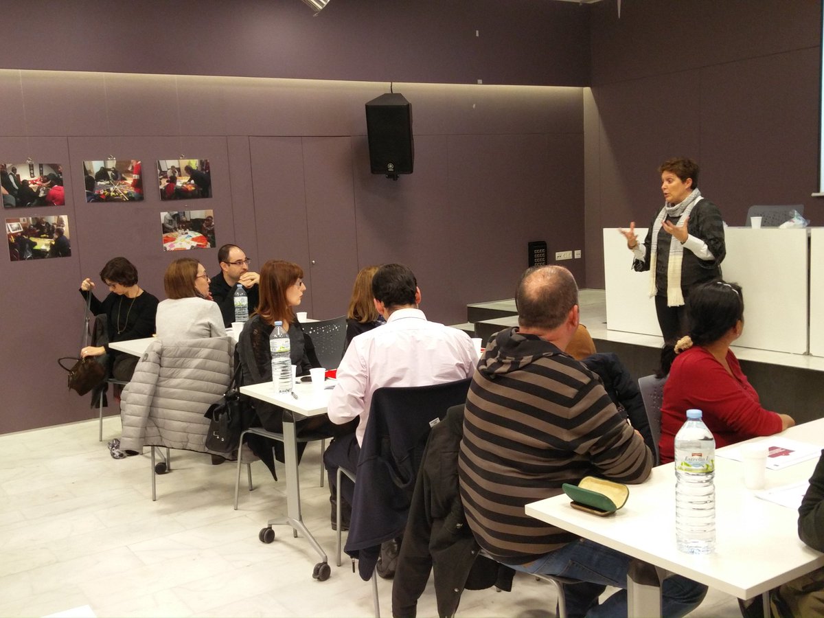 educacio_gi's tweet photo. Famílies fan aportacions al procés participatiu pel model escolarització #girona @EducatingCities @isabelmv67 @alcaldessa_gi @educacio_gi https://t.co/5Y5Lqx26JN