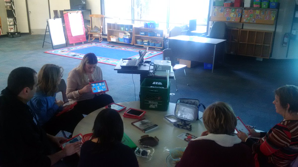 West_GlenJS's tweet photo. "Talk Tech With Me" @agillard25 #lunchandlearn #pedagogicaldocumentation #creationapps #TDSB https://t.co/E2dRrc6jLi
