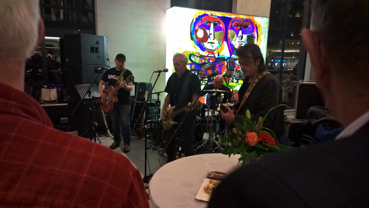 ronsuanet's tweet image. Afscheid Han van Leeuwen met de #bintangsHeerlijk😛