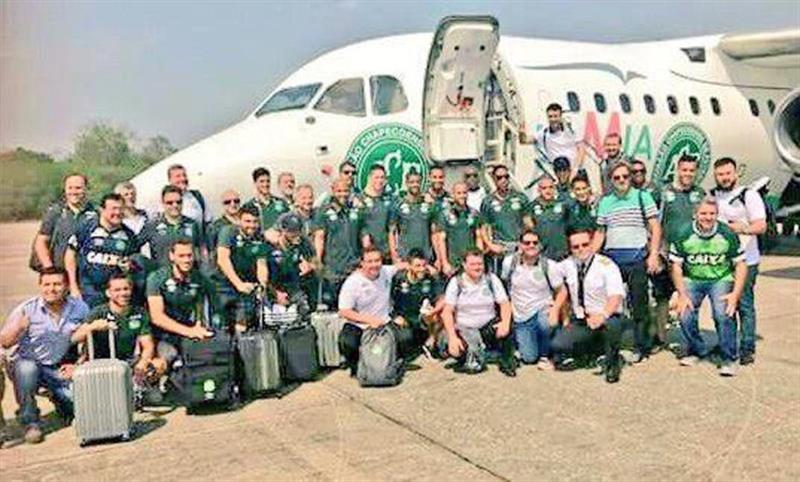 TyCSports's tweet photo. #FuerzaChapeco El mundo del deporte se solidariza con el Chapecoense: https://t.co/Po9dsIOWe4 https://t.co/J4TxpJh2Iz