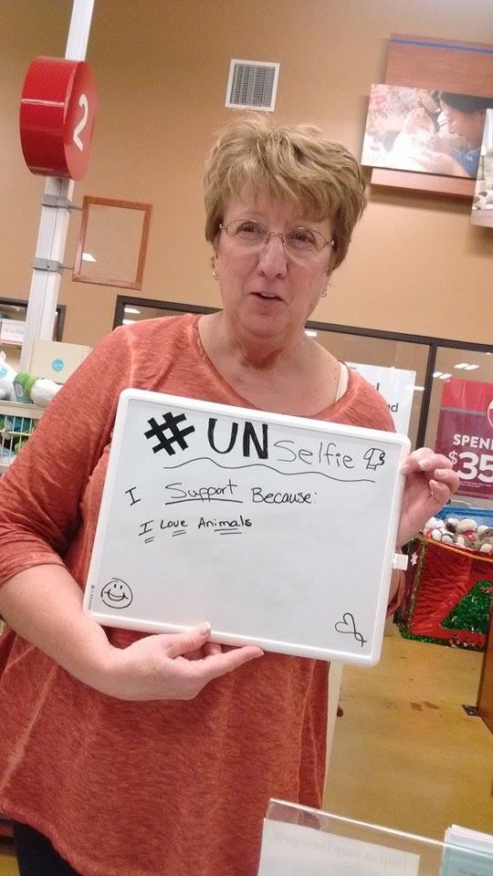 AnimalHarbor's tweet photo. #Unselfie
 Follow her, lead! Make a difference! Do a little good today! You have 5 hours left for #GivingTuesday ! > https://t.co/hg0PWrZEGW https://t.co/KTQYbVYnOG