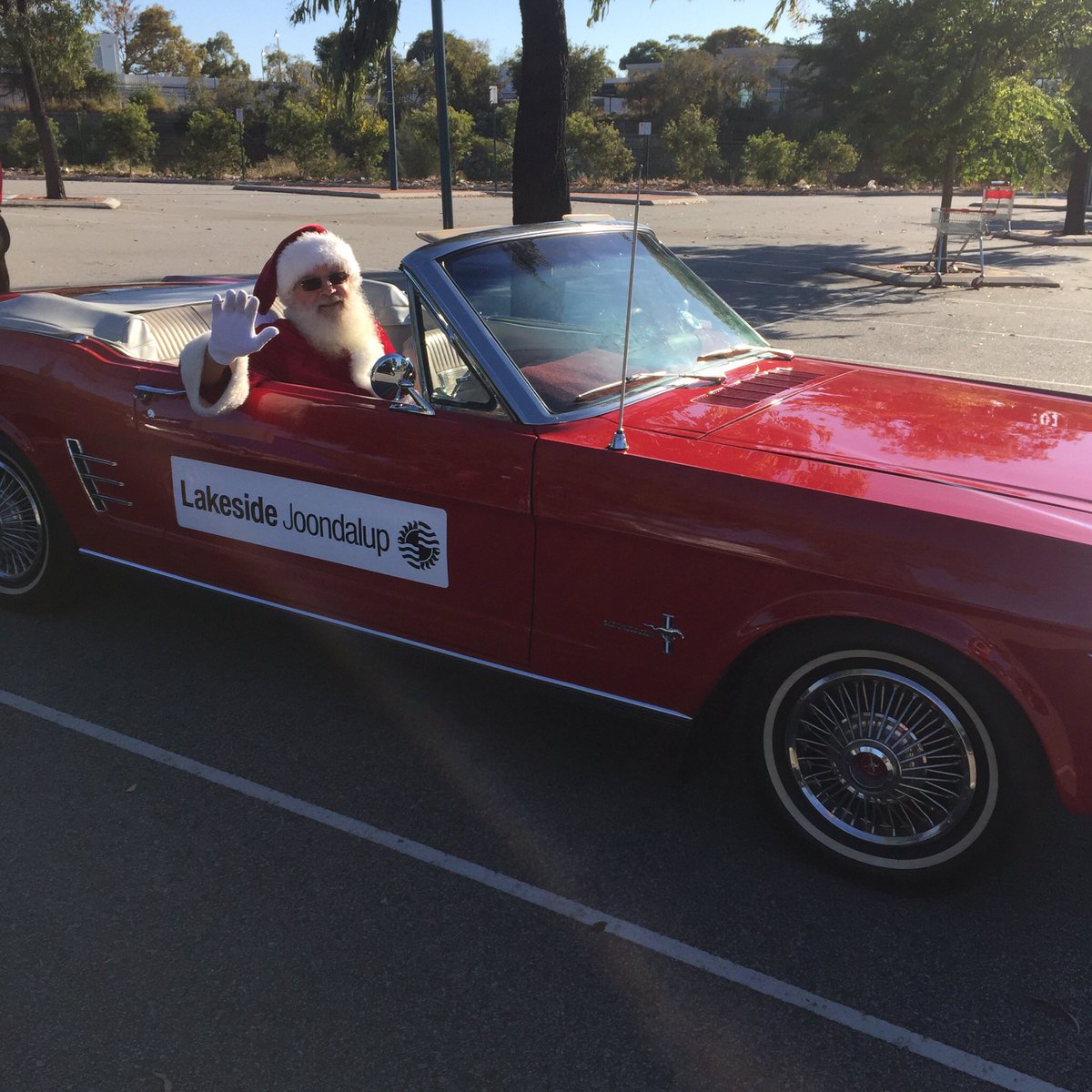 detail_perth's tweet photo. Santa is on the move and on his way to Kings Park in his vintage Mustang - meet the big guy for a photo at 8am! #lakesidejoondalup https://t.co/hi4Zmdw063